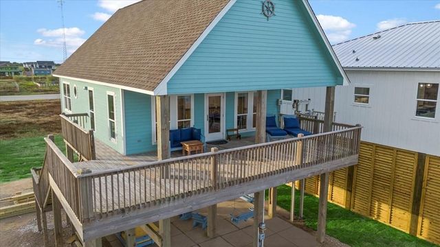 986 Peachtree, Gilchrist, TX 77617