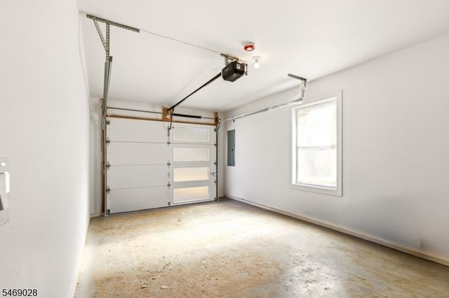 617 Lincoln St, Linden City, NJ 07036