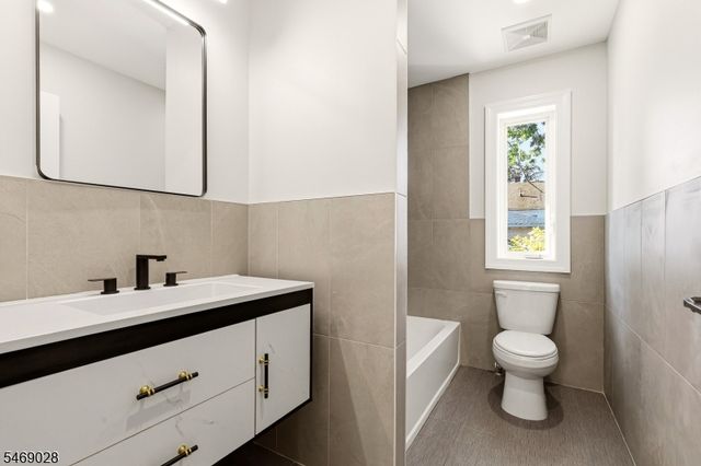 617 Lincoln St, Linden City, NJ 07036