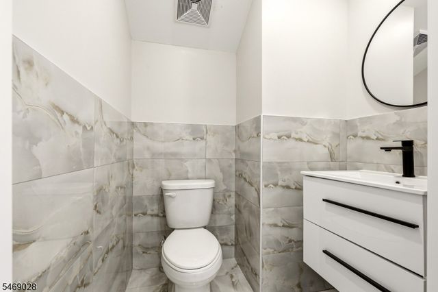 617 Lincoln St, Linden City, NJ 07036