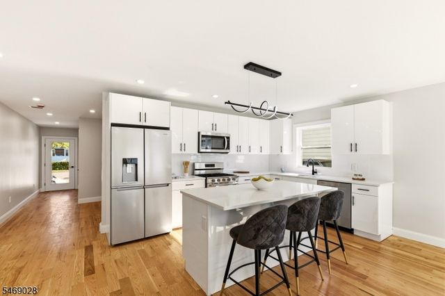 617 Lincoln St, Linden City, NJ 07036