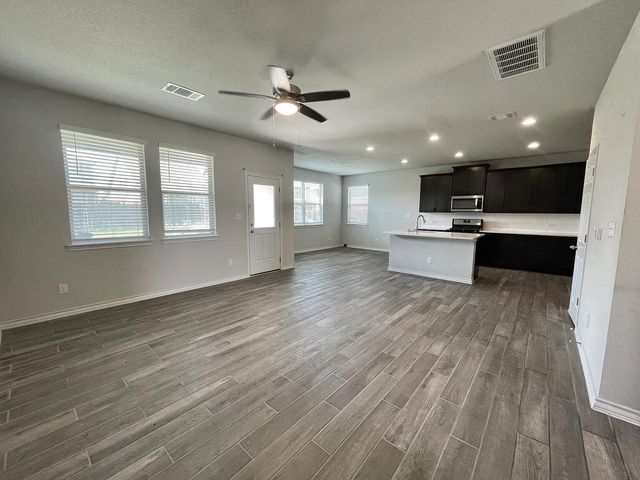 218 Boxwood DR, Buda, TX 78610