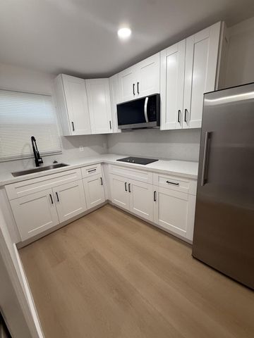 726 S 11th Street, Lantana, FL 33462