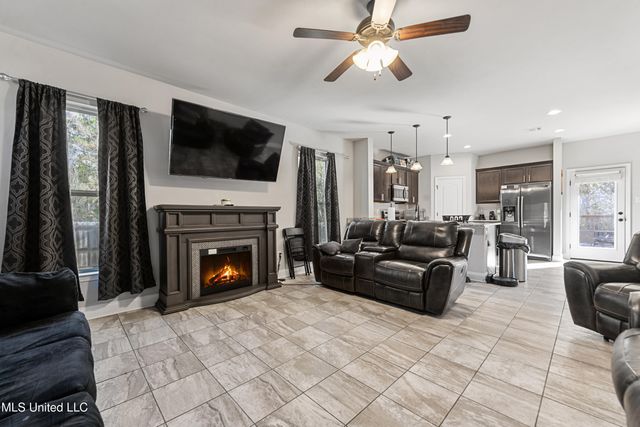 836 Reunion Place Circle, Biloxi, MS 39532