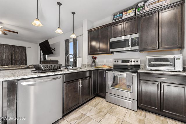 836 Reunion Place Circle, Biloxi, MS 39532