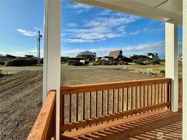 1158 Glendale Court SW, Ocean Shores, WA 98569