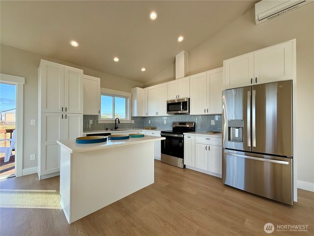 1158 Glendale Court SW, Ocean Shores, WA 98569