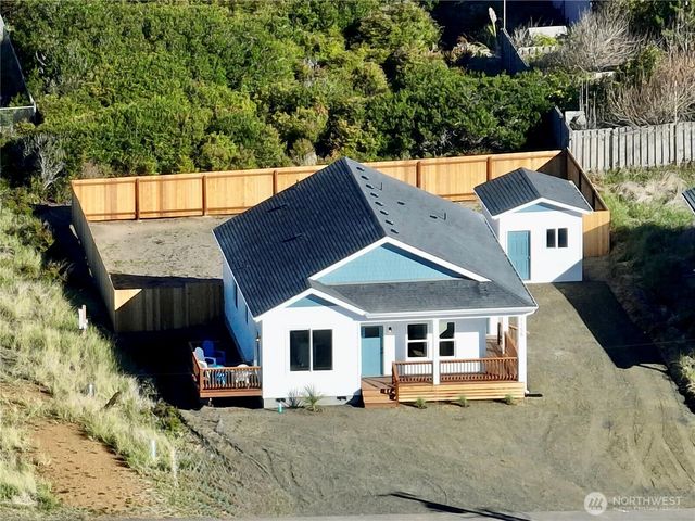 1158 Glendale Court SW, Ocean Shores, WA 98569