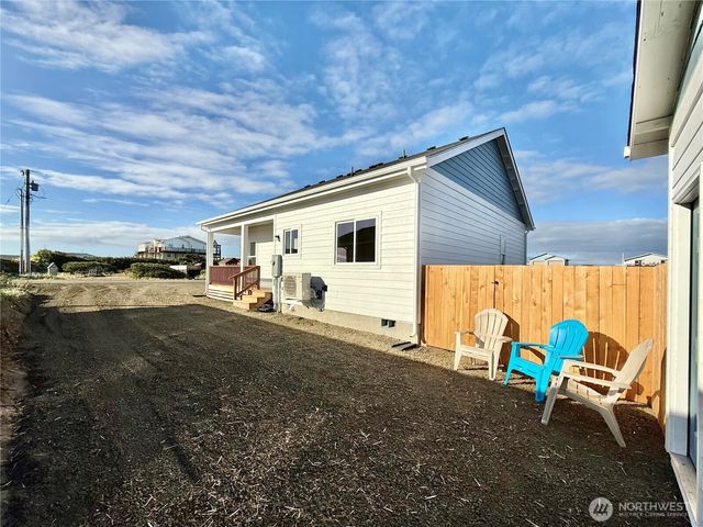 1158 Glendale Court SW, Ocean Shores, WA 98569