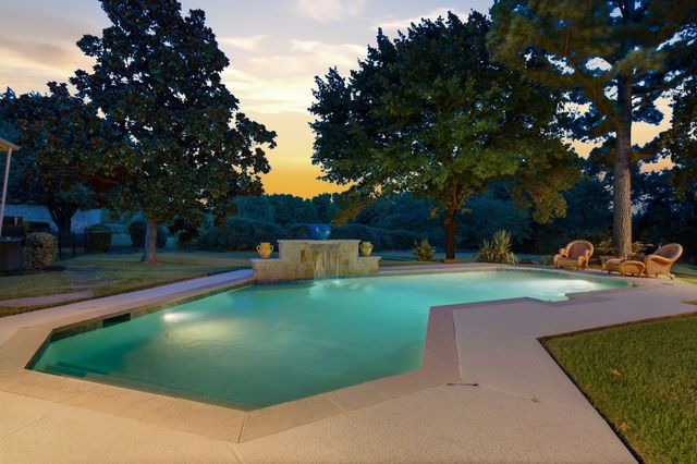 2104 Beachview Drive, Flower Mound, TX 75022