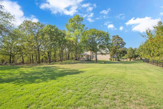 2104 Beachview Drive, Flower Mound, TX 75022