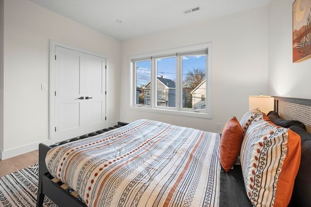 21 Bolton St. 2, Waltham, MA 02453