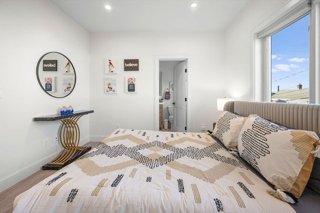 21 Bolton St. 2, Waltham, MA 02453