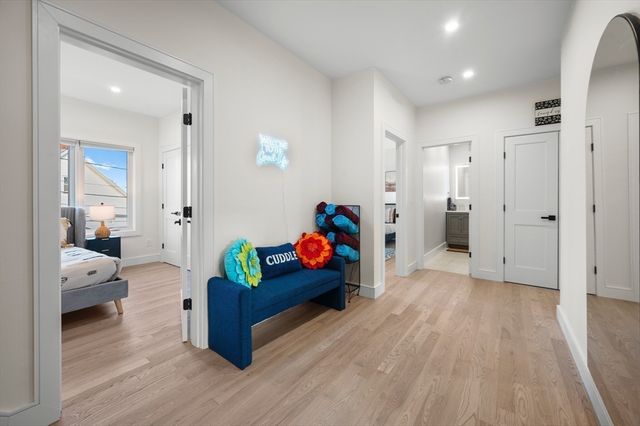 21 Bolton St. 2, Waltham, MA 02453