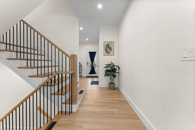 21 Bolton St. 2, Waltham, MA 02453