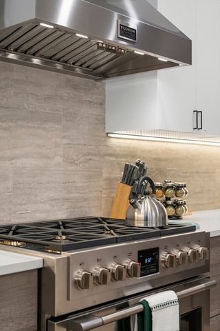 21 Bolton St. 2, Waltham, MA 02453
