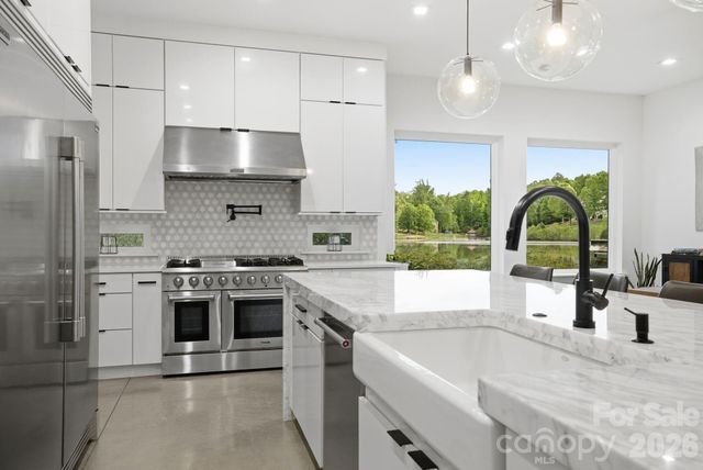 4004 Oldstone Forest Drive, Waxhaw, NC 28173