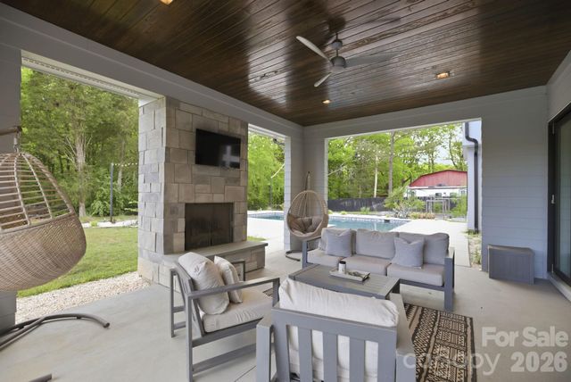 4004 Oldstone Forest Drive, Waxhaw, NC 28173