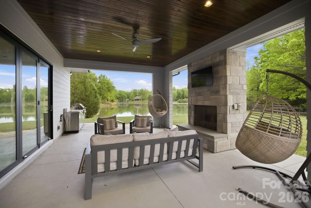4004 Oldstone Forest Drive, Waxhaw, NC 28173