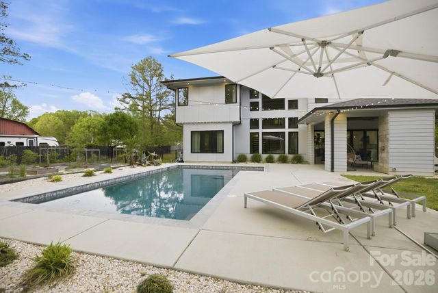 4004 Oldstone Forest Drive, Waxhaw, NC 28173