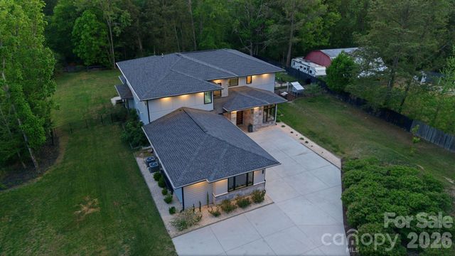 4004 Oldstone Forest Drive, Waxhaw, NC 28173
