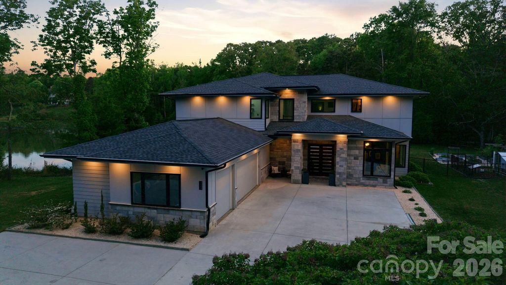 4004 Oldstone Forest Drive, Waxhaw, NC 28173