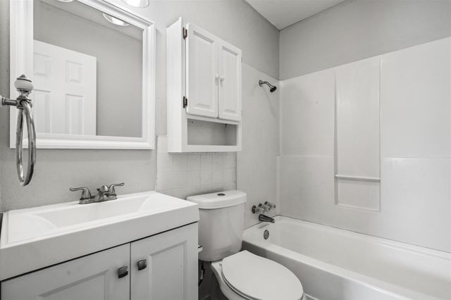 810 S Western Hills Drive, Howe, TX 75459