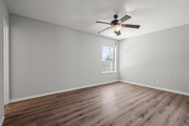 810 S Western Hills Drive, Howe, TX 75459