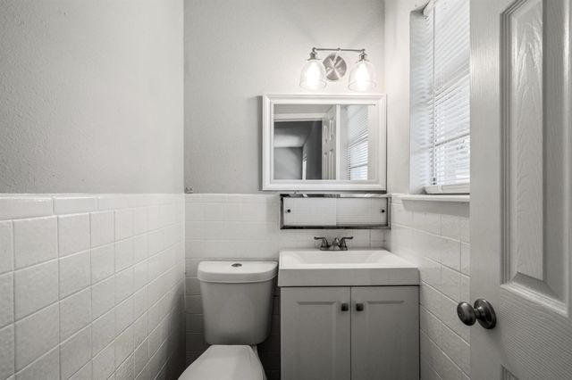 810 S Western Hills Drive, Howe, TX 75459