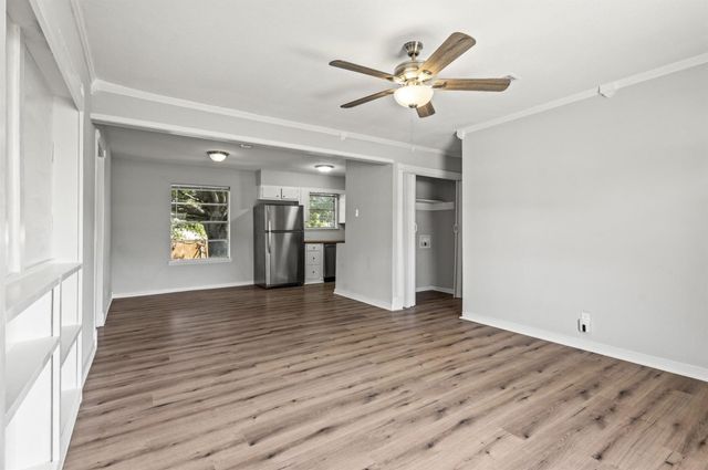 810 S Western Hills Drive, Howe, TX 75459