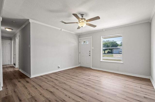810 S Western Hills Drive, Howe, TX 75459