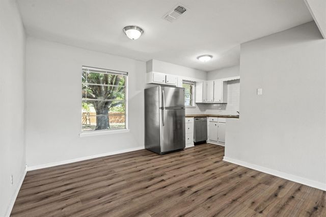 810 S Western Hills Drive, Howe, TX 75459