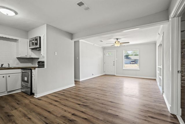 810 S Western Hills Drive, Howe, TX 75459