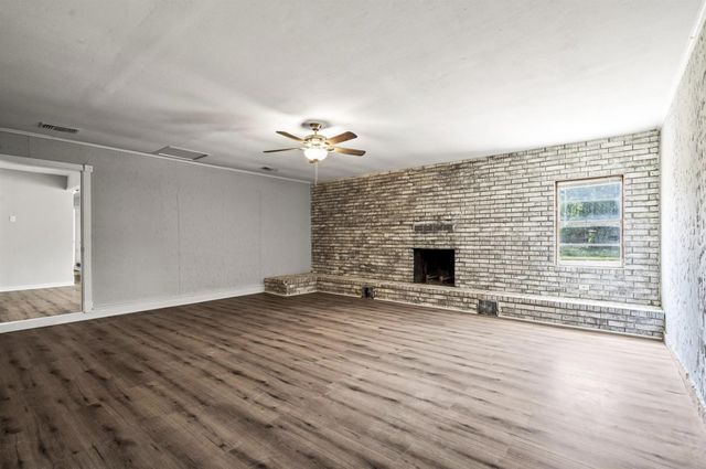 810 S Western Hills Drive, Howe, TX 75459