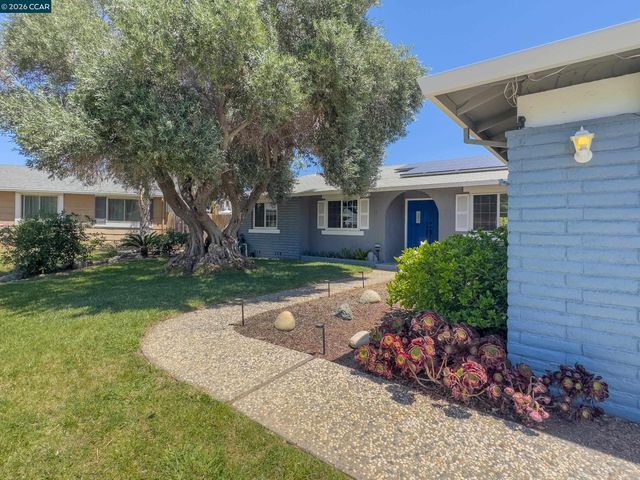 11 Encina Pl, Pittsburg, CA 94565