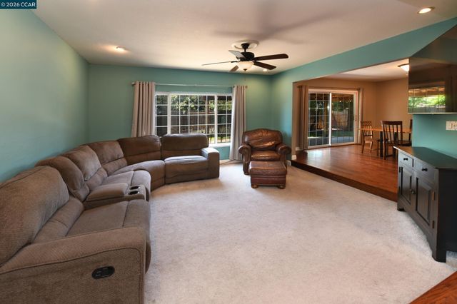 11 Encina Pl, Pittsburg, CA 94565