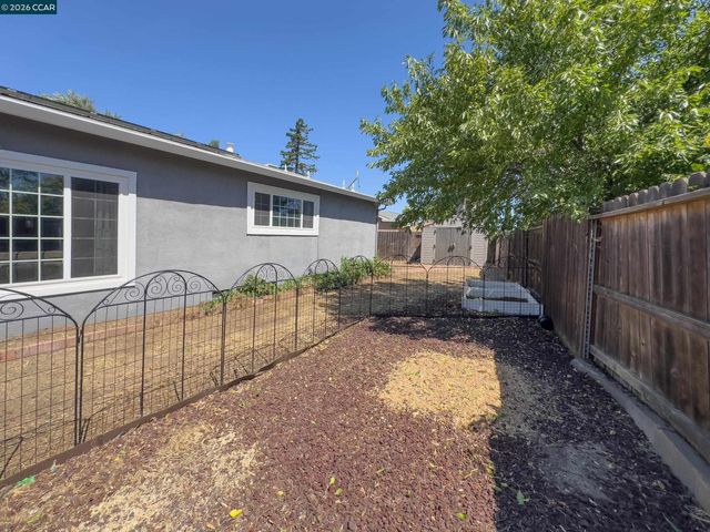 11 Encina Pl, Pittsburg, CA 94565