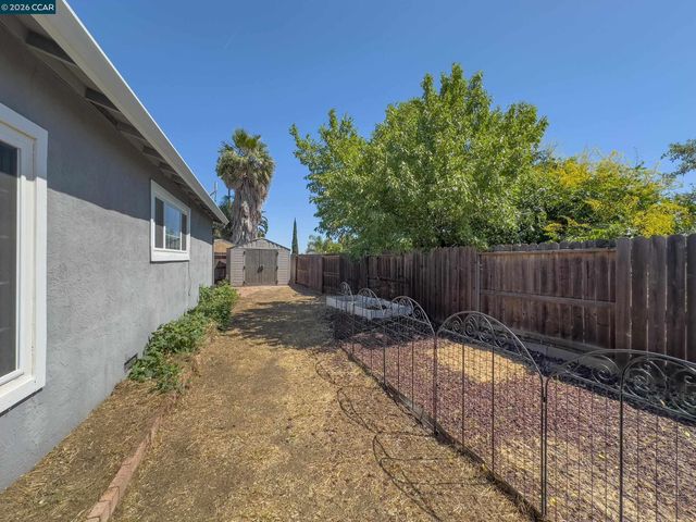 11 Encina Pl, Pittsburg, CA 94565