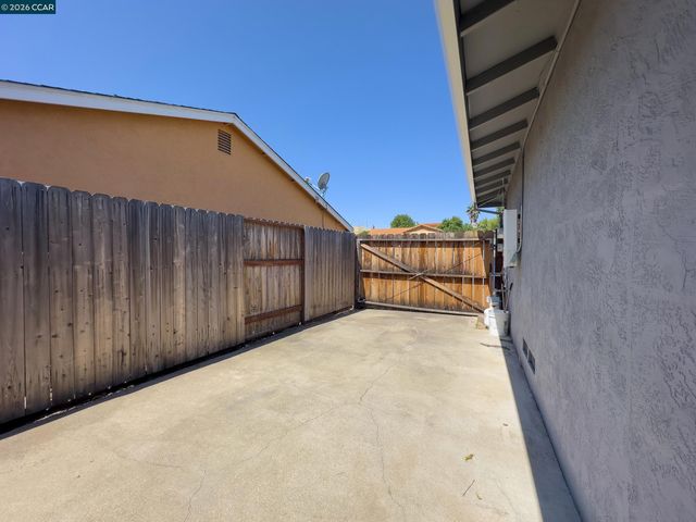 11 Encina Pl, Pittsburg, CA 94565