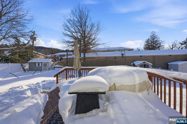 8 Donato Drive, Cedar Grove, NJ 07009