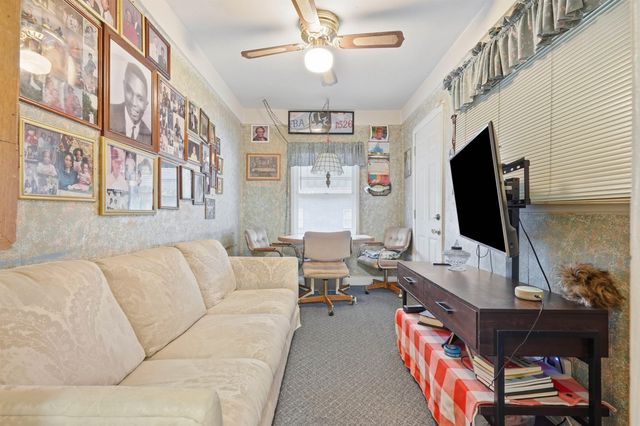 735 Adams Street, Waterloo, IA 50703
