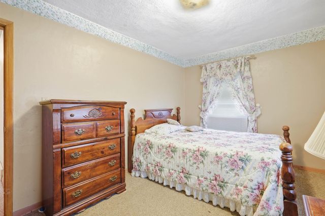 735 Adams Street, Waterloo, IA 50703