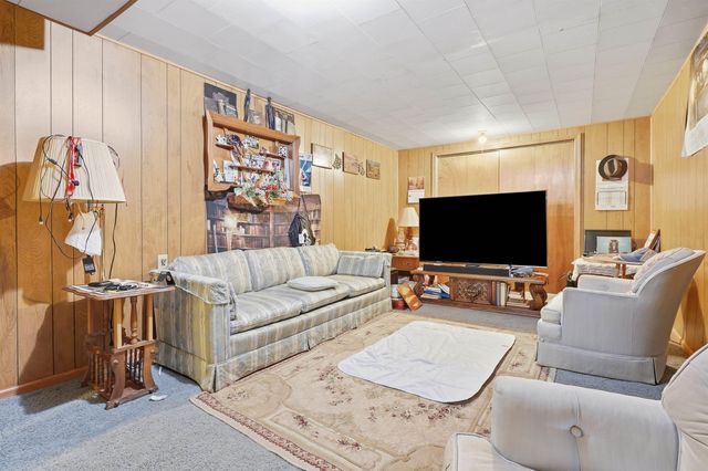 735 Adams Street, Waterloo, IA 50703
