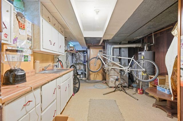 735 Adams Street, Waterloo, IA 50703