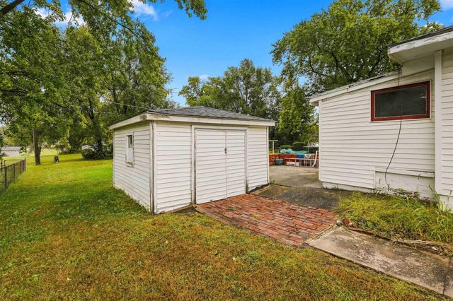 735 Adams Street, Waterloo, IA 50703