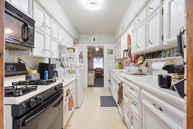 735 Adams Street, Waterloo, IA 50703