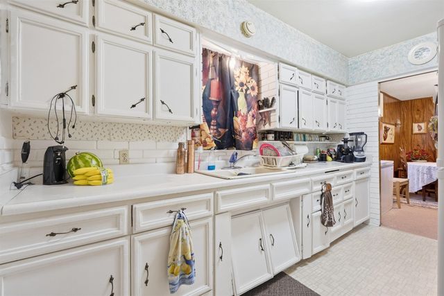 735 Adams Street, Waterloo, IA 50703