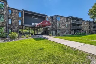 5140 W 102nd Street 111, Bloomington, MN 55437