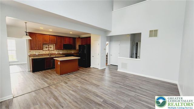 1816 Emerald Drive, South Whitehall Twp, PA 18069