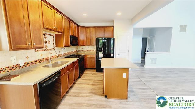 1816 Emerald Drive, South Whitehall Twp, PA 18069